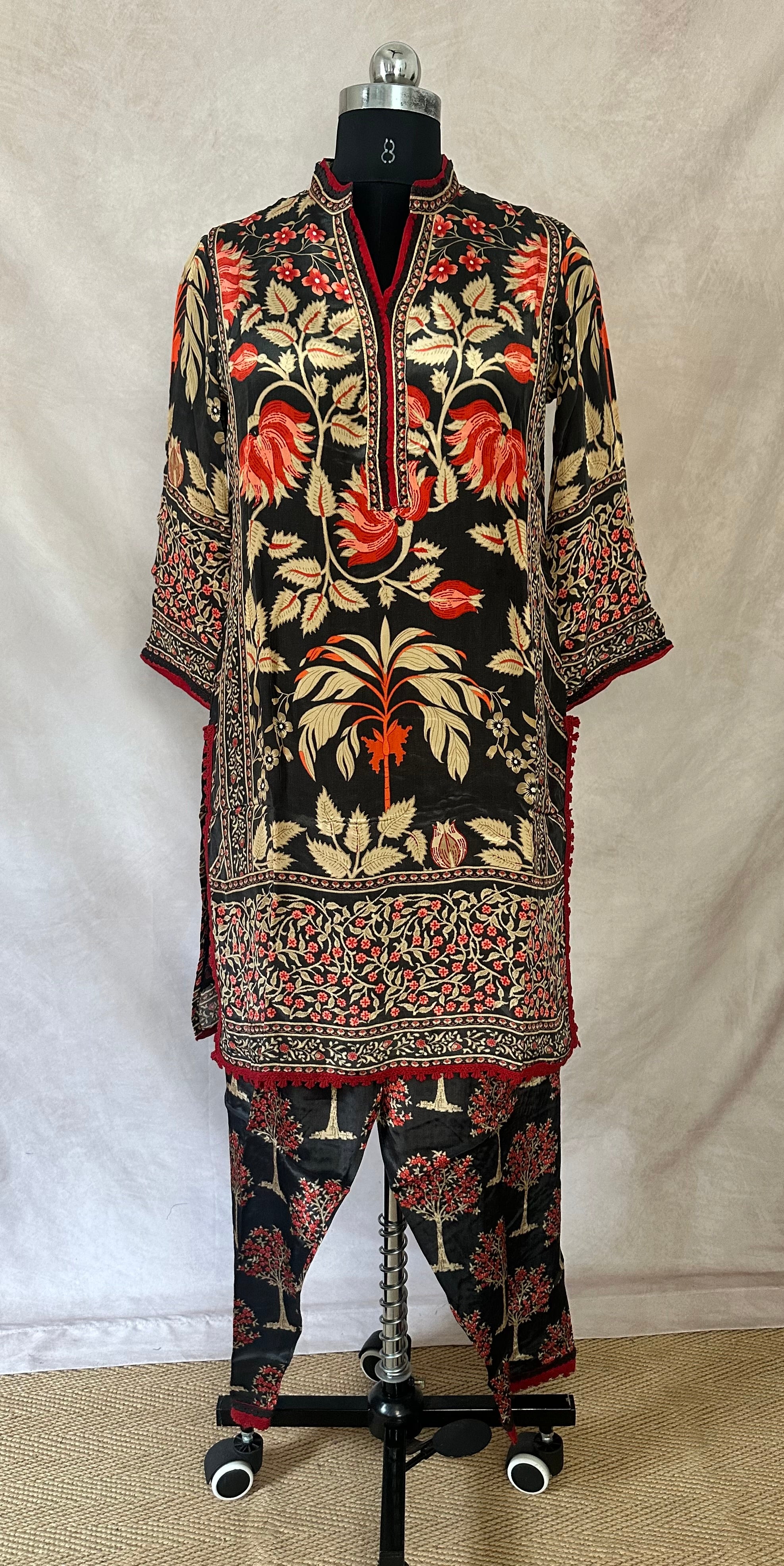 Crepe silk pakistani kurti with bottom and dupatta