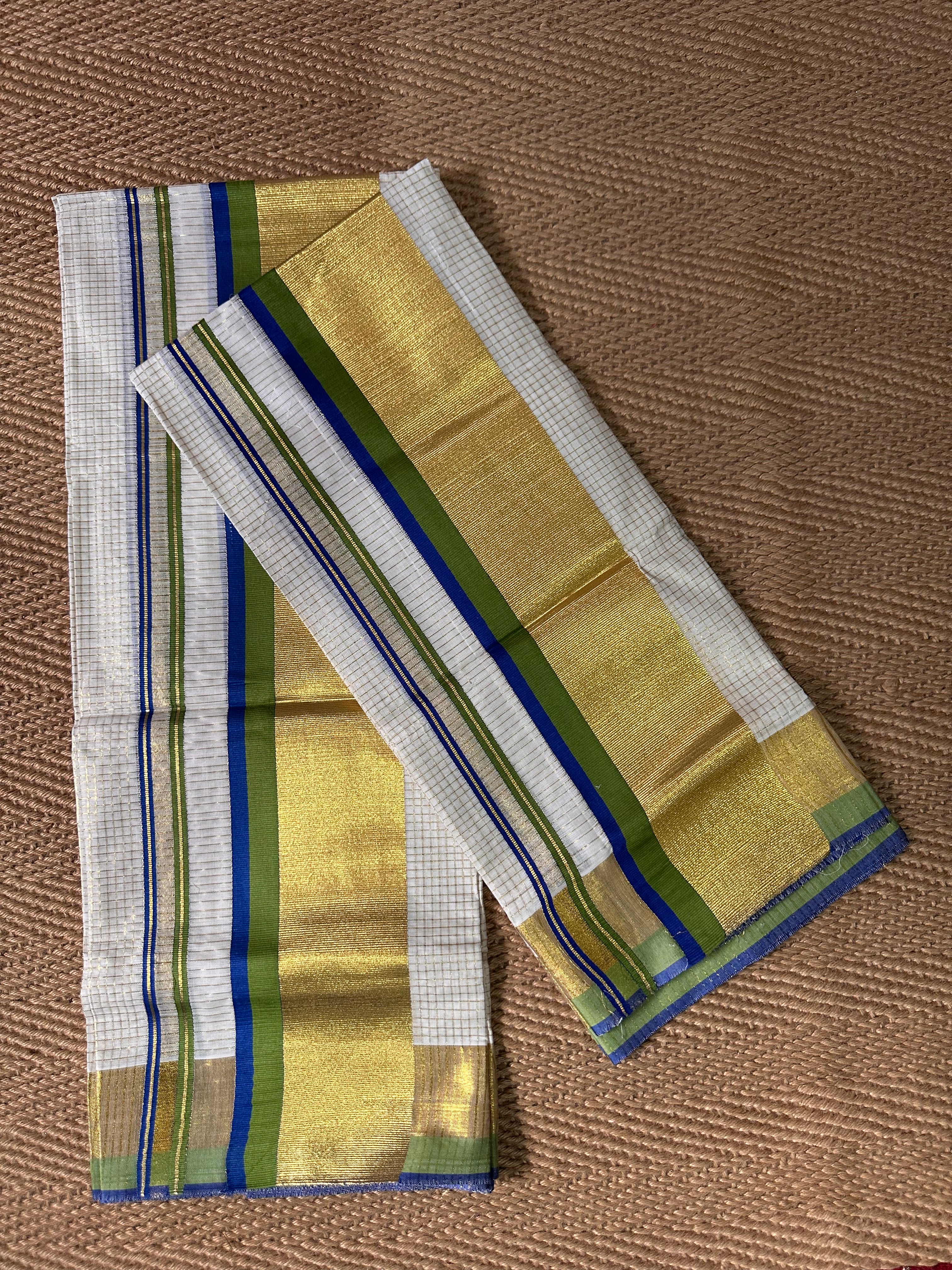 Green and blue border small check set mundu