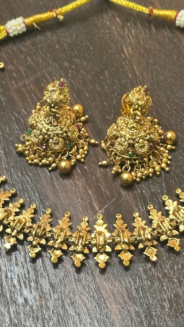Necklace with jhumka