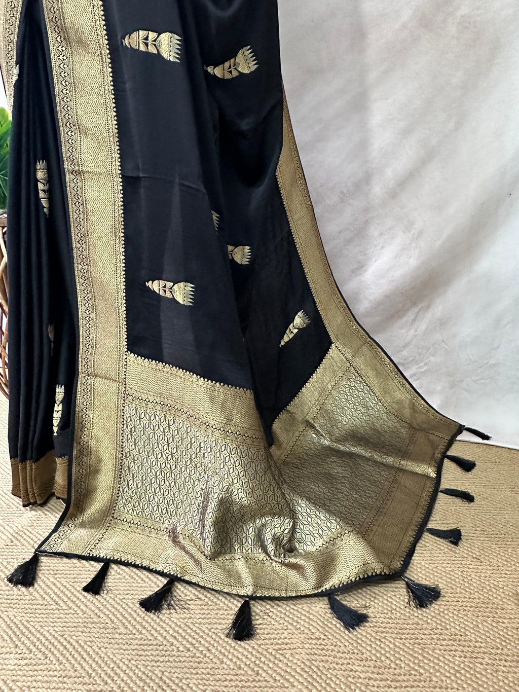 Silk crepe georgette saree with stitched blouse