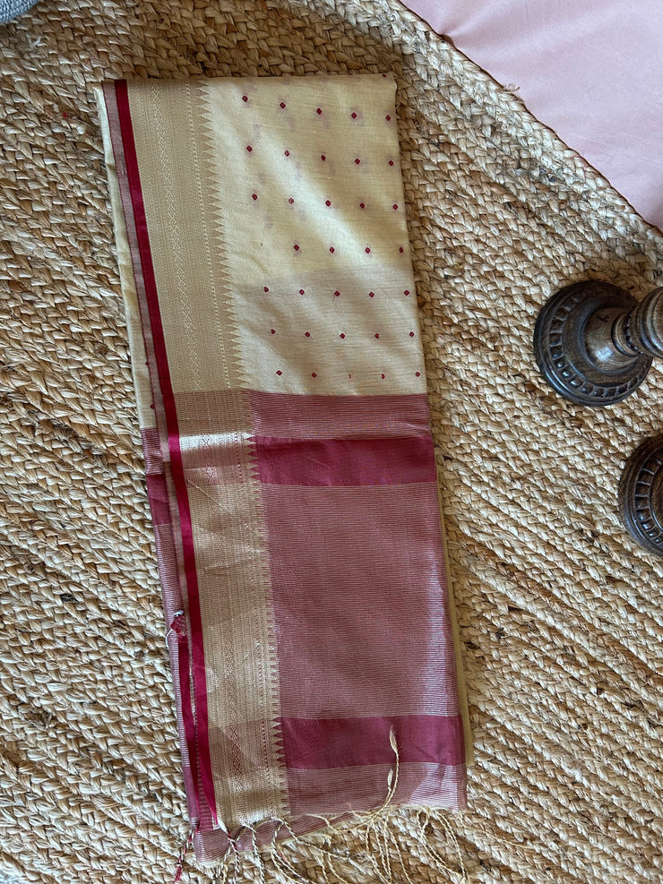 Gift saree, (no pico and fall)