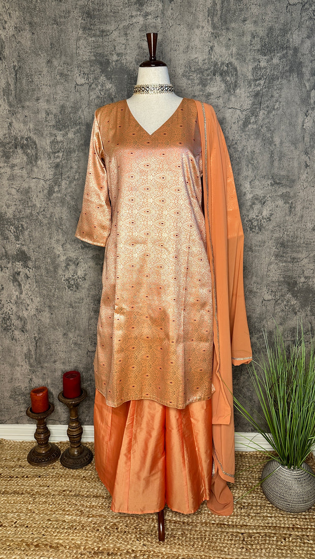 Peach banarsi brocade kuti with silk flared palazzo