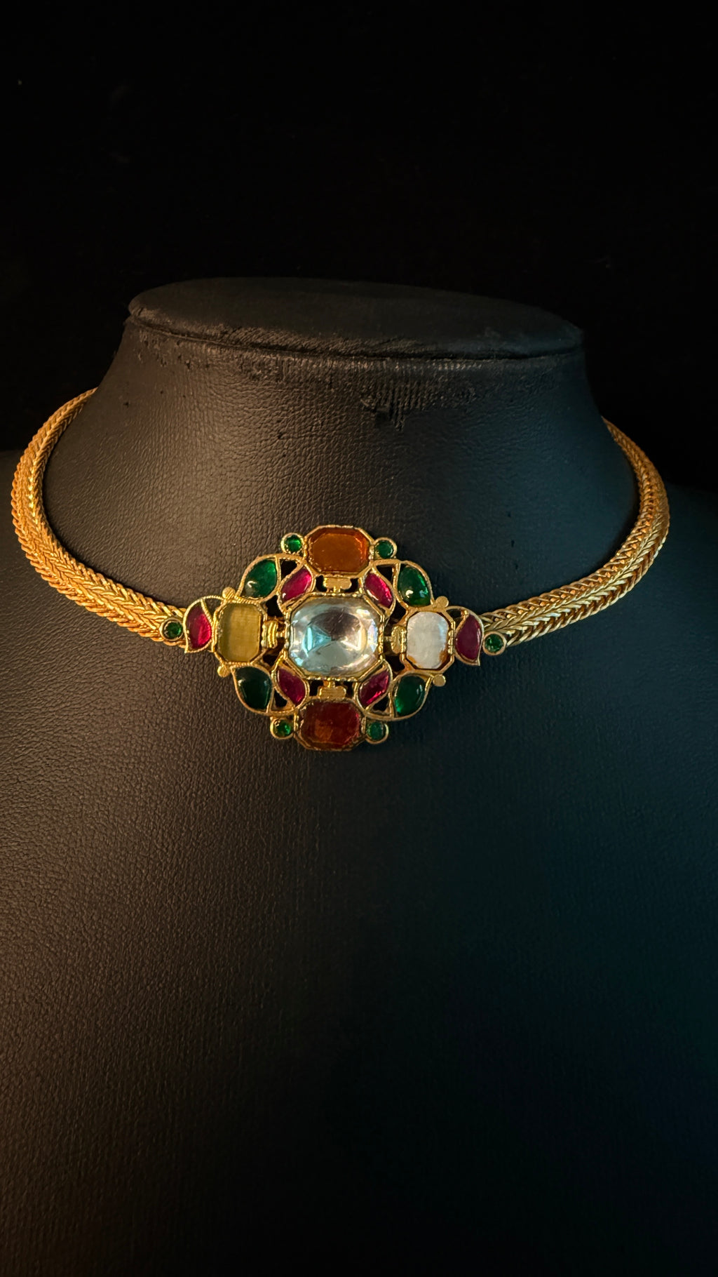 Chokker with jadau kundan and jhumka