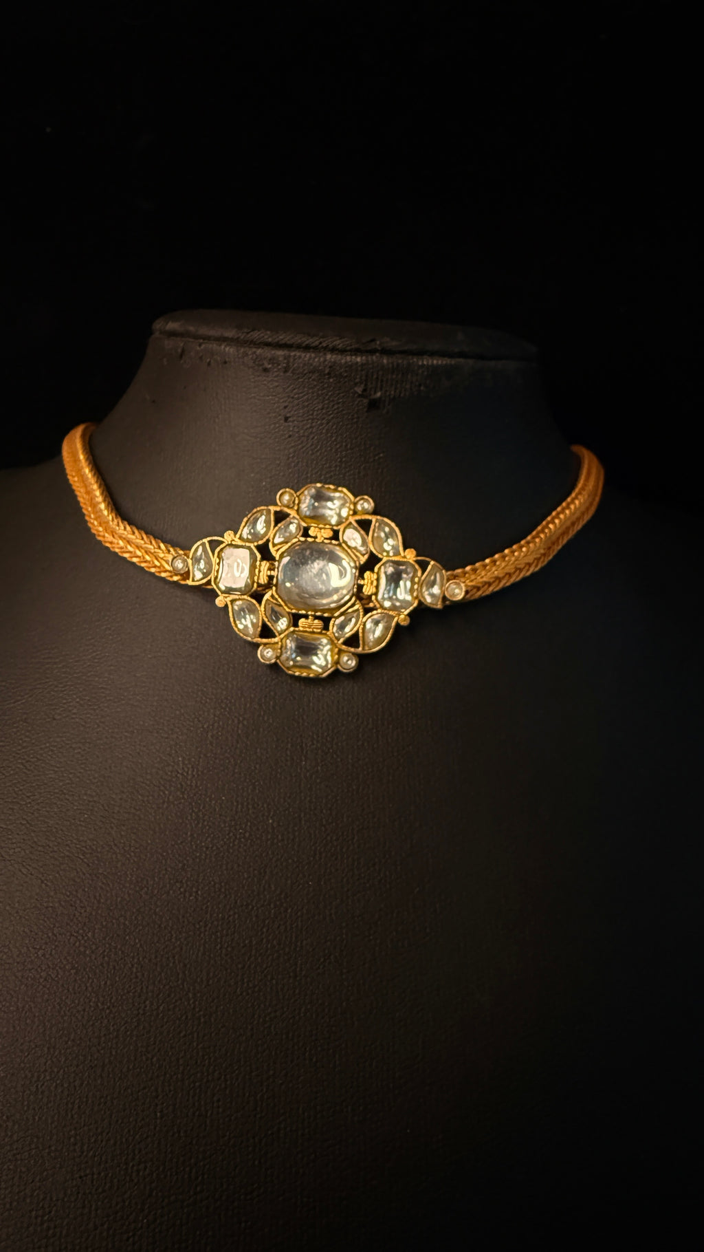 Chokker with jadau kundan and jhumka