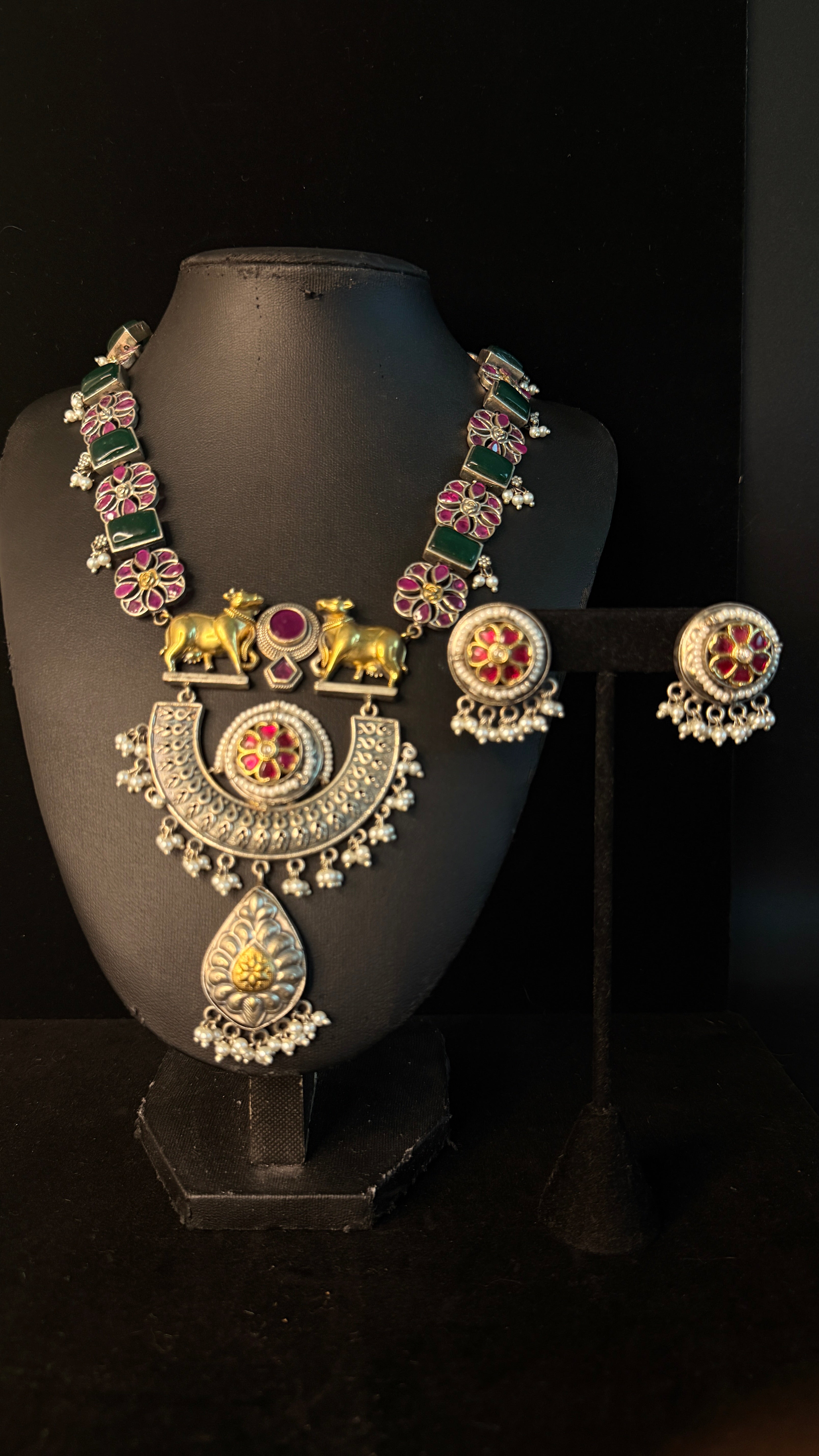 Dual tone necklace with blue and pink stones and earring