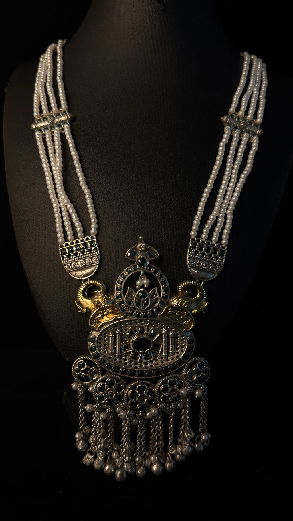 Dual tone necklace with green stones and earring