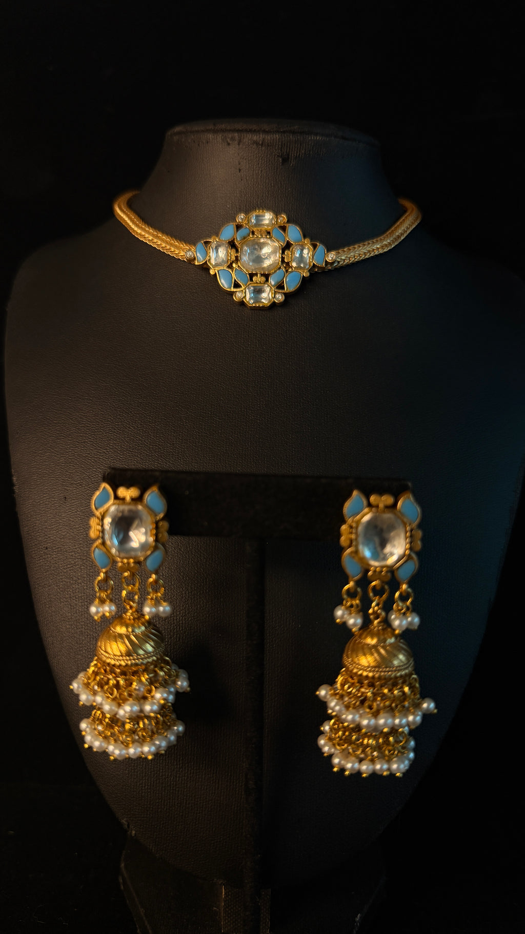 Chokker with jadau kundan and jhumka