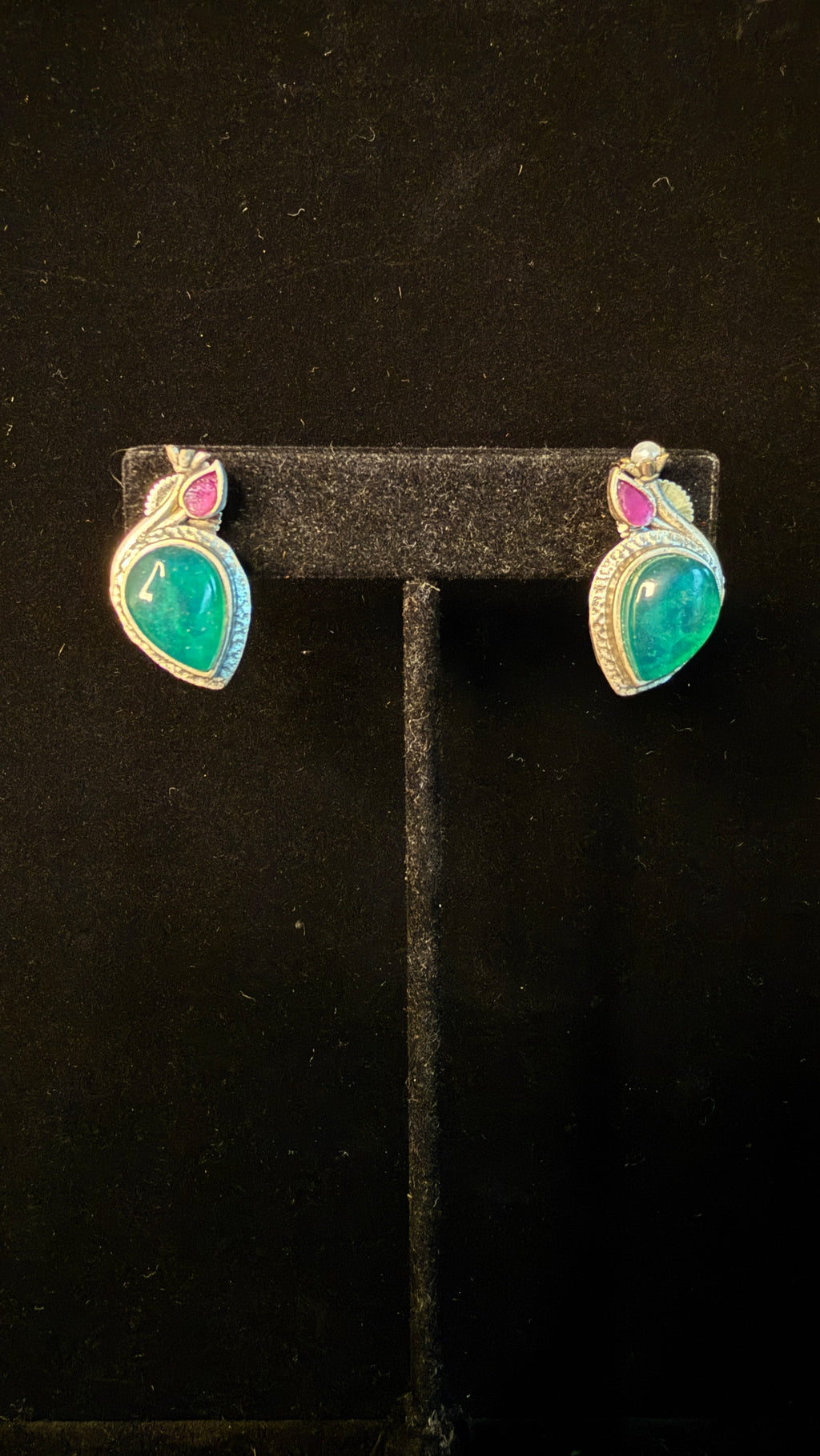 Choker with green stone and earring