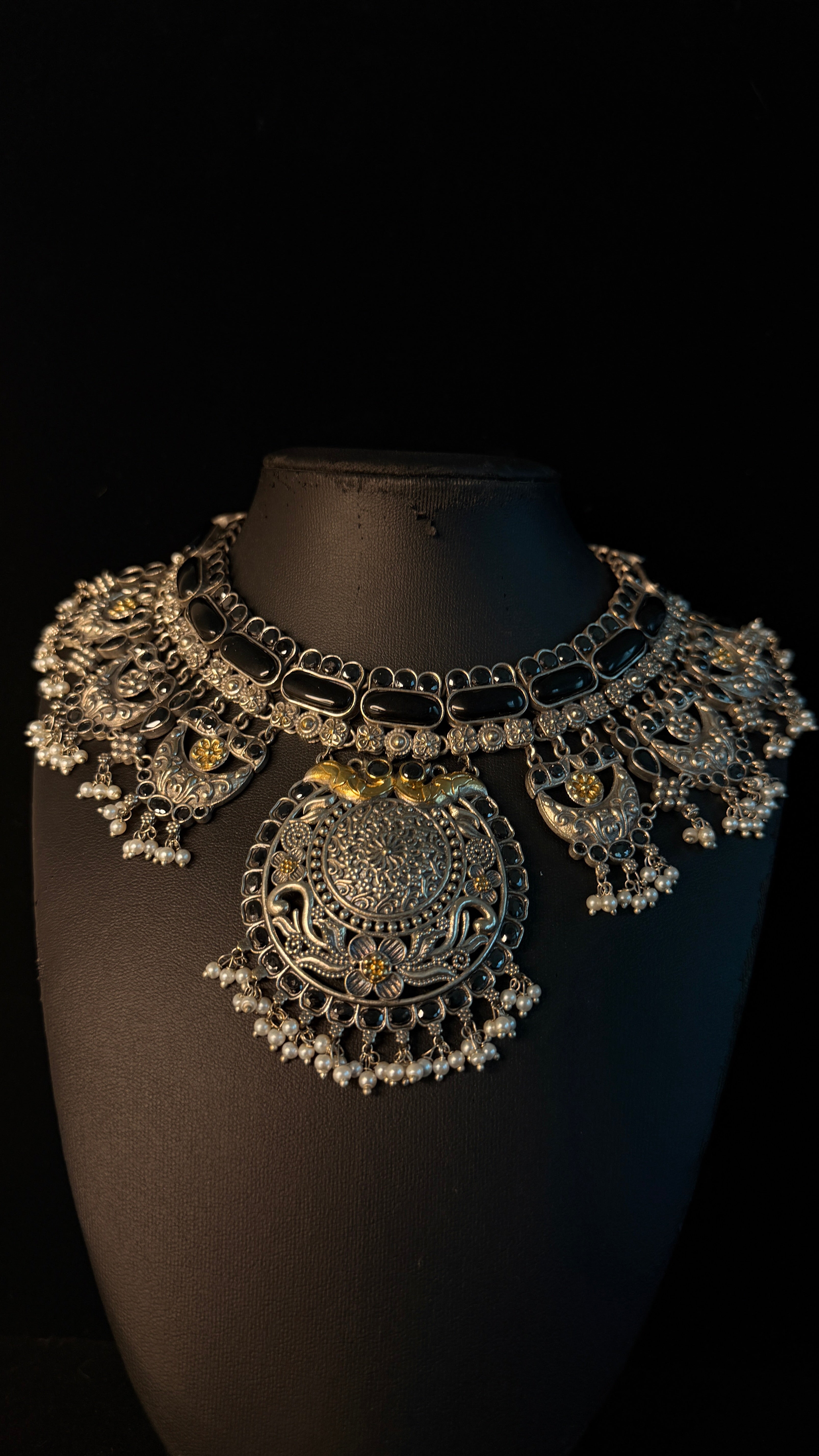 Dual tone necklace with black stones and earring