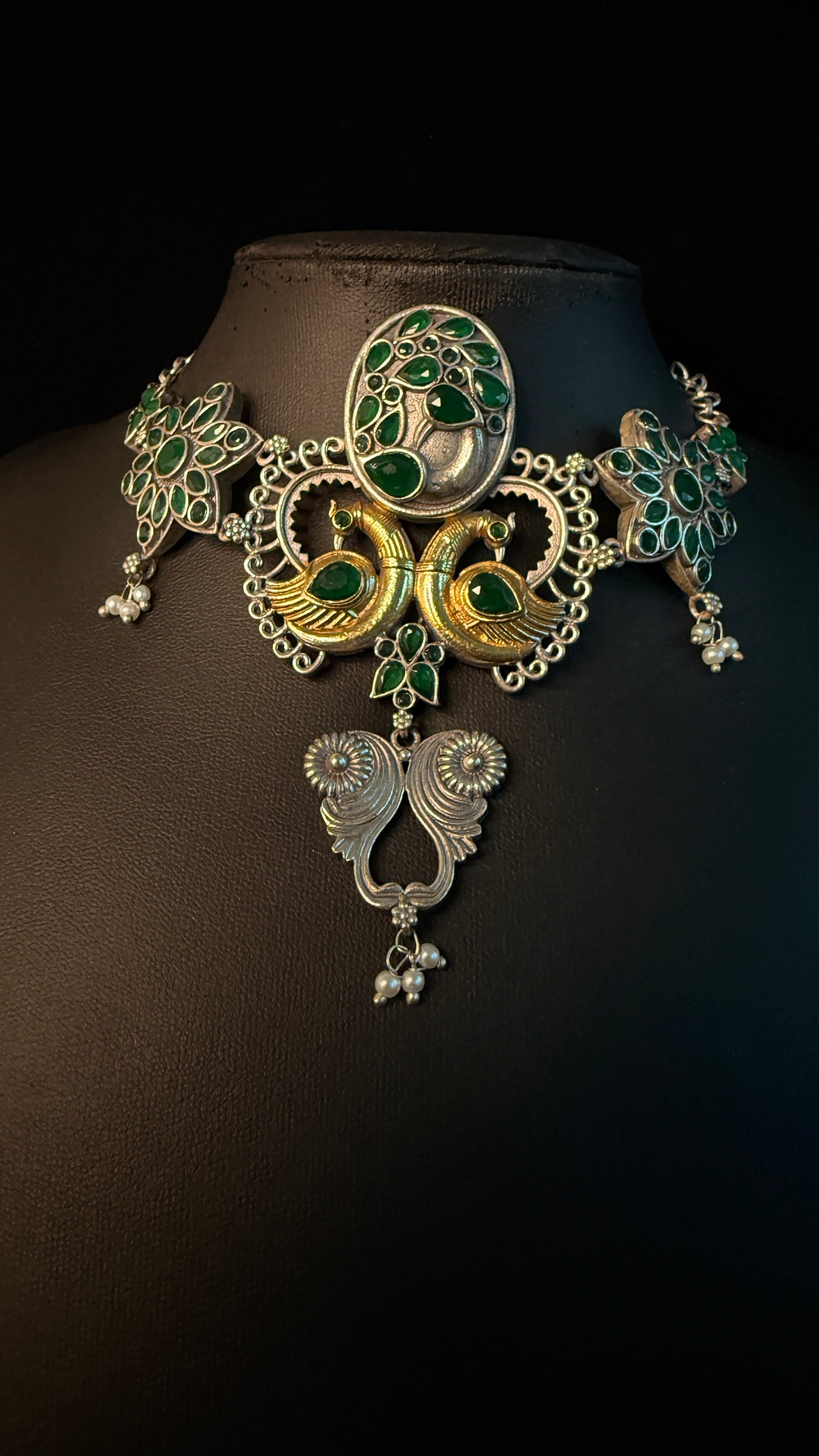 Dual tone choker with green stone