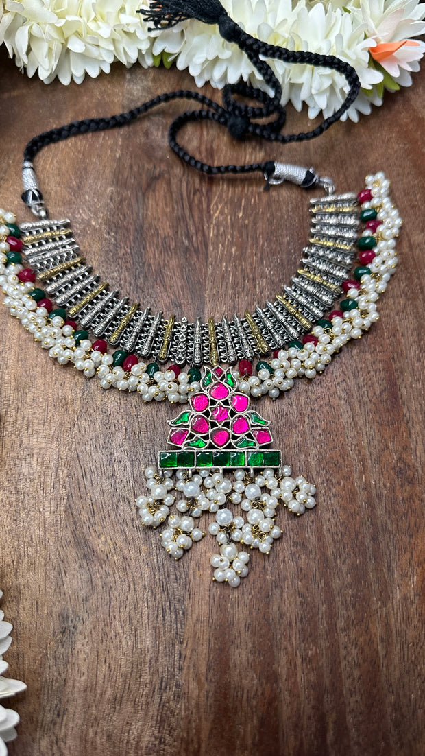 Dual tone necklace with red and green bead, No earring