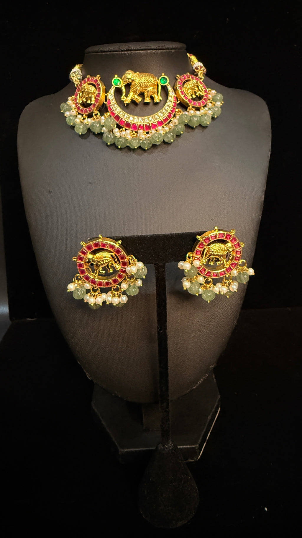 Elephant pendant choker with jadau stones and studs