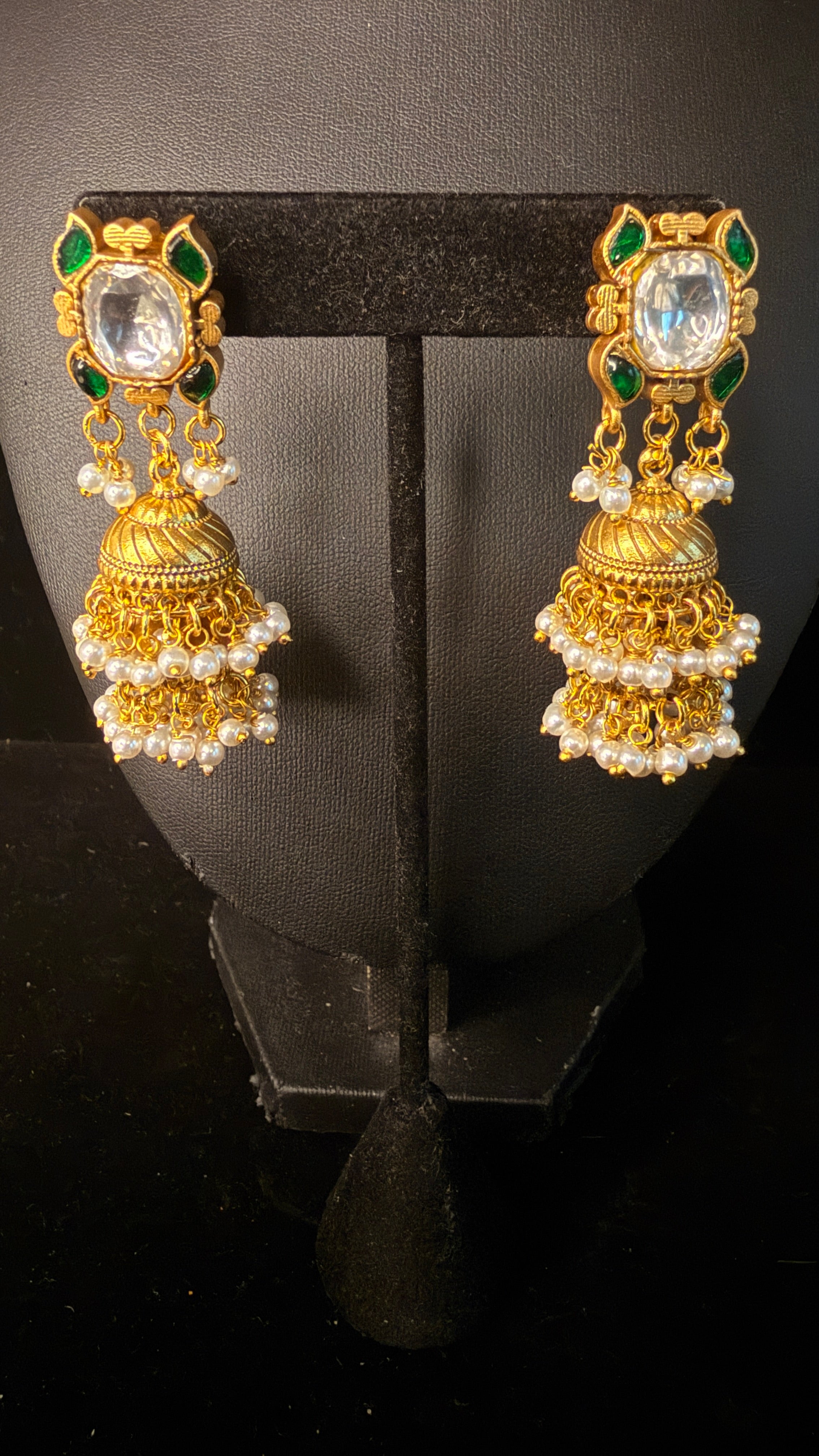 Chokker with jadau kundan and jhumka
