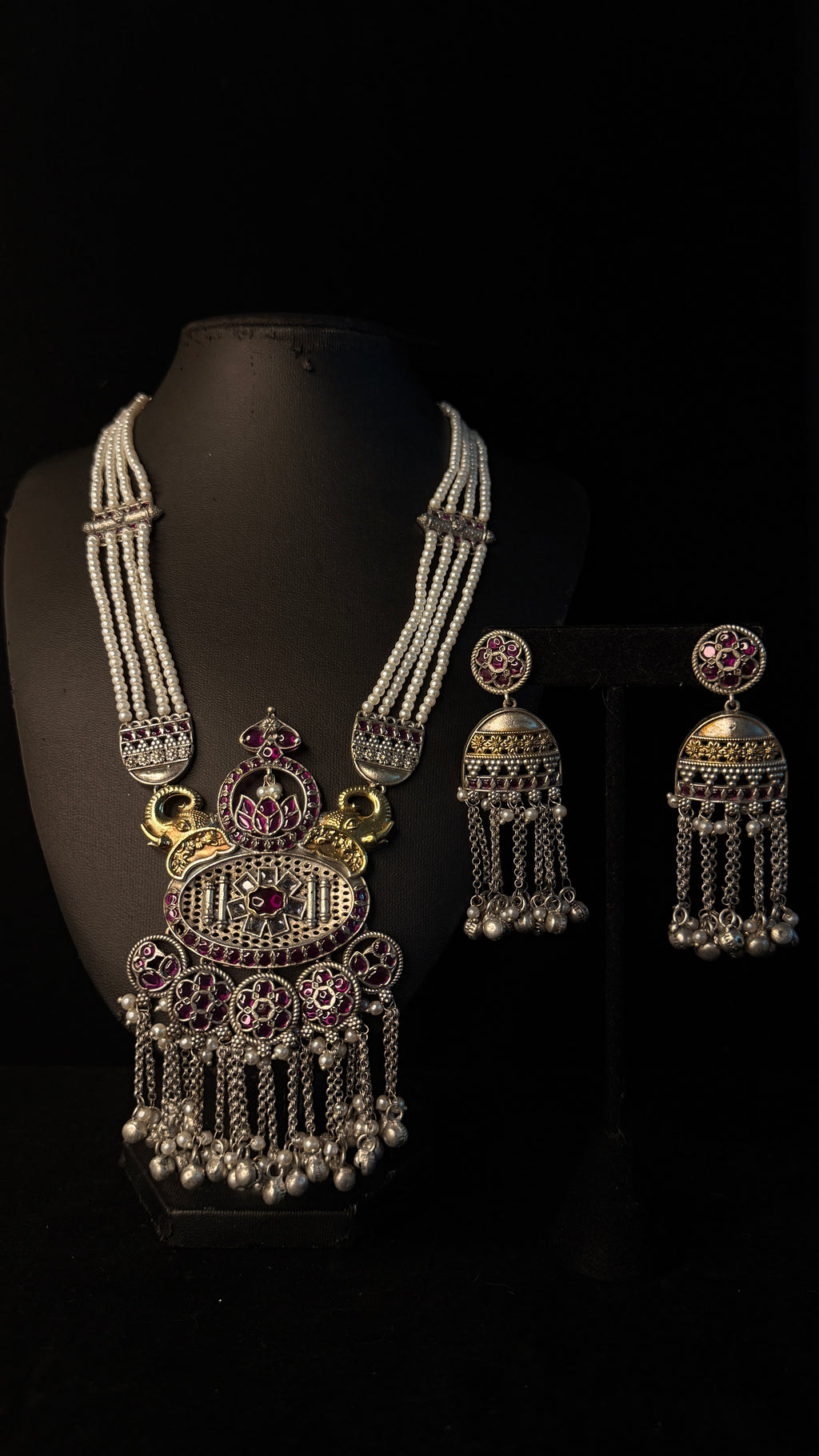 Dual tone necklace with pink stones and earring
