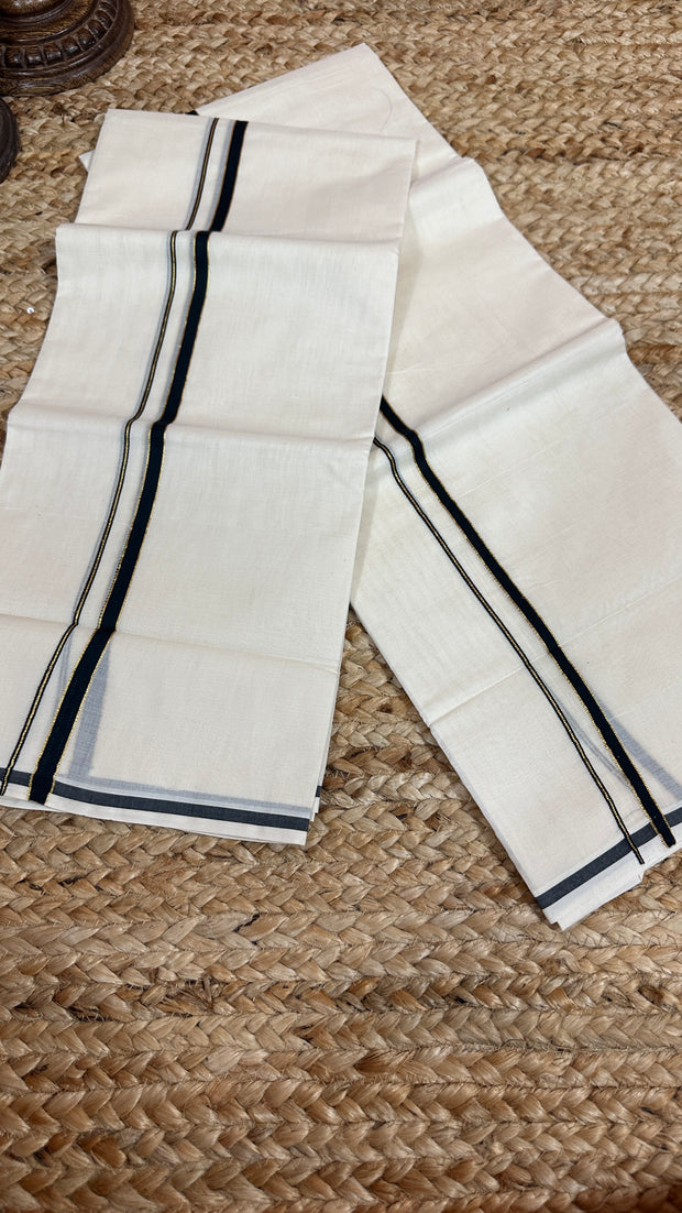Puliyilakkara set mundu with black and gold border