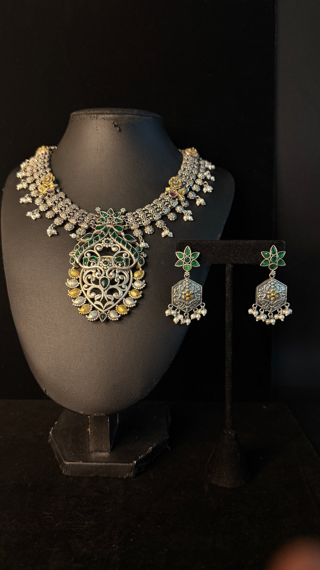 Dual tone necklace with green stones and earring
