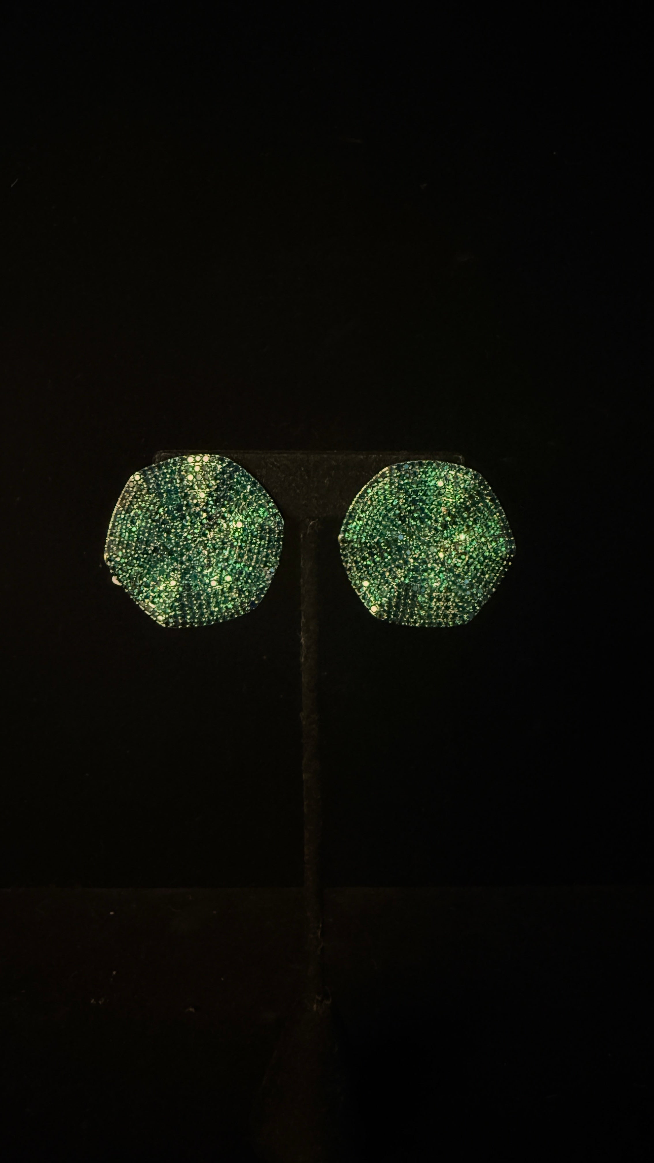 Green stone stud