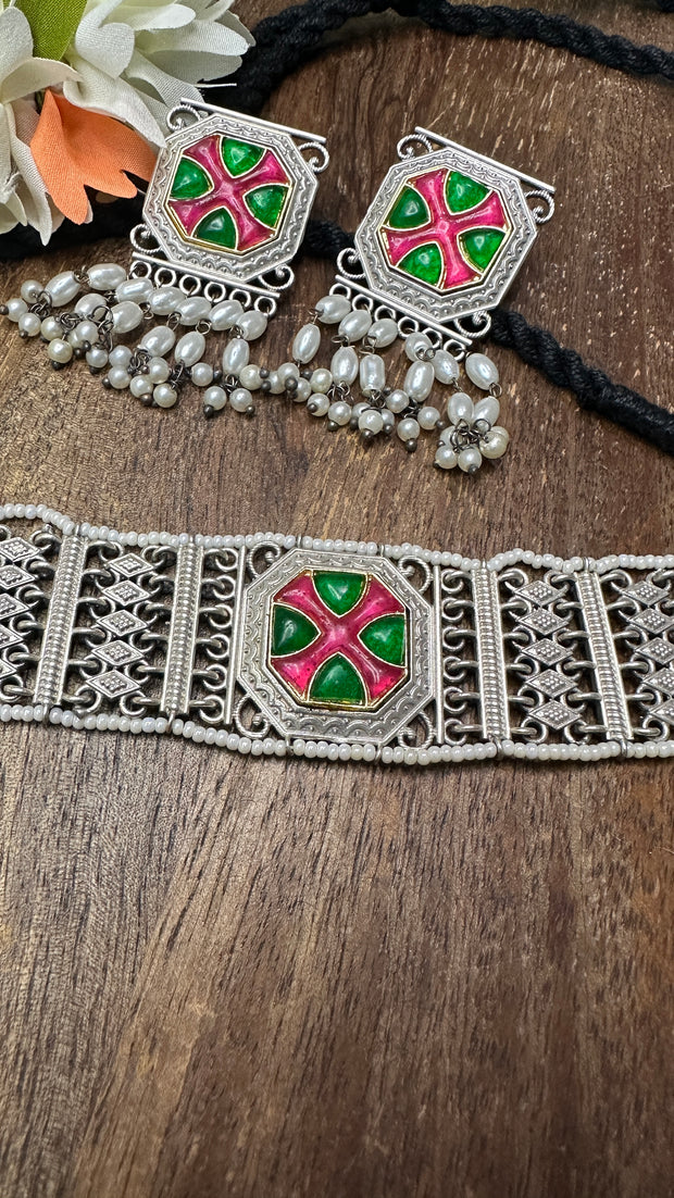 Choker with green and red stone and stud
