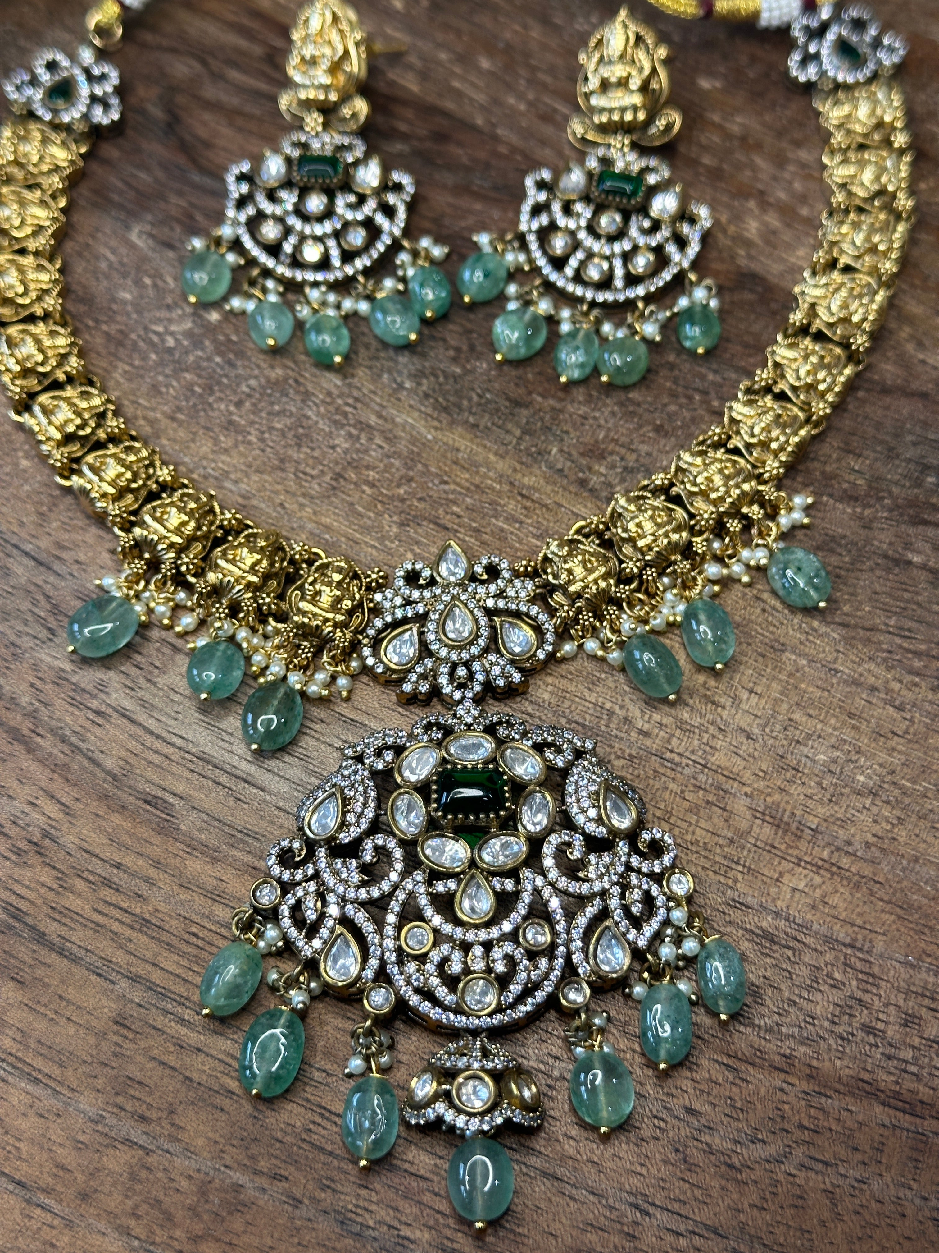 Victorian finish necklace with earring