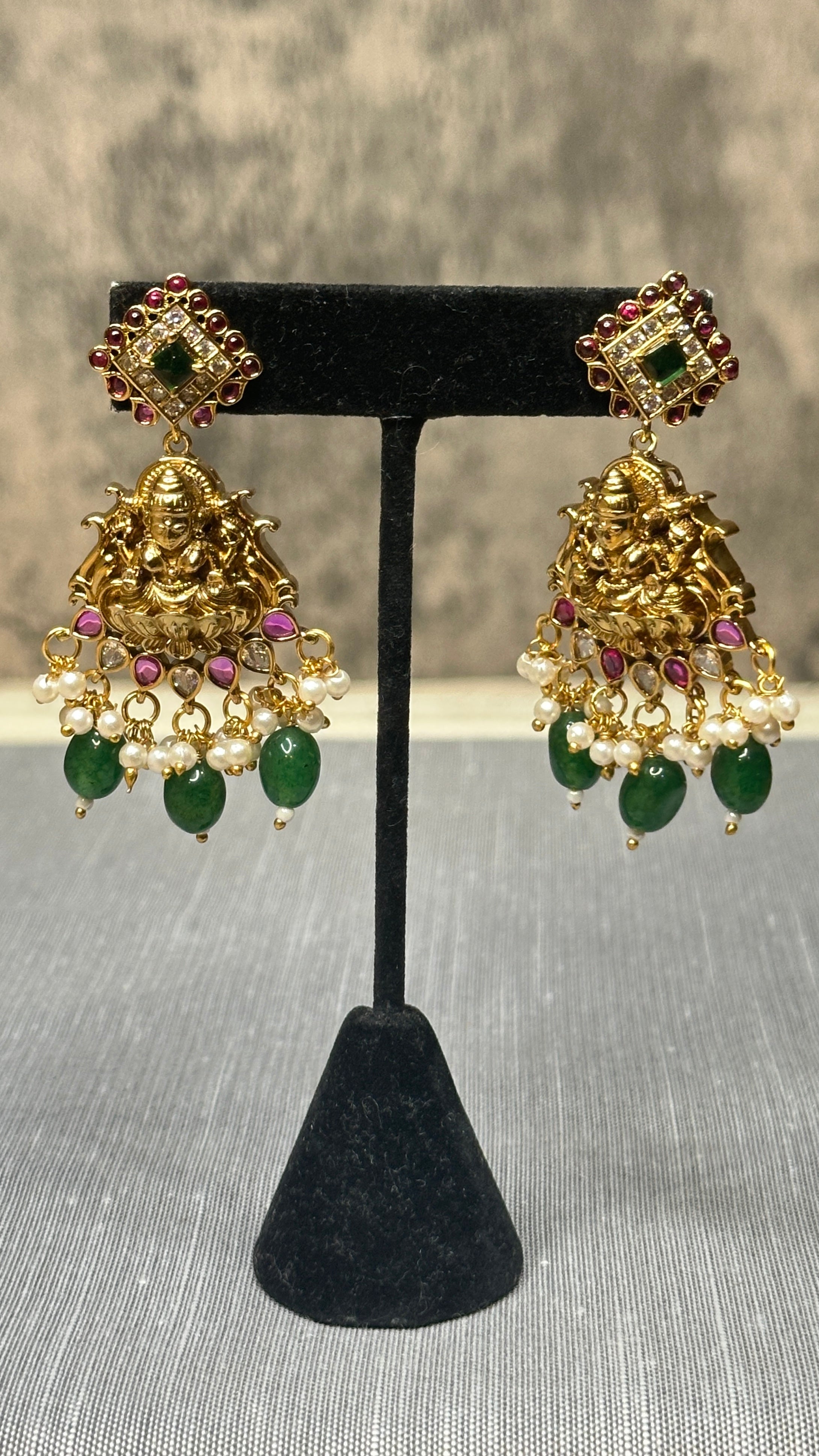 Long necklace with earring