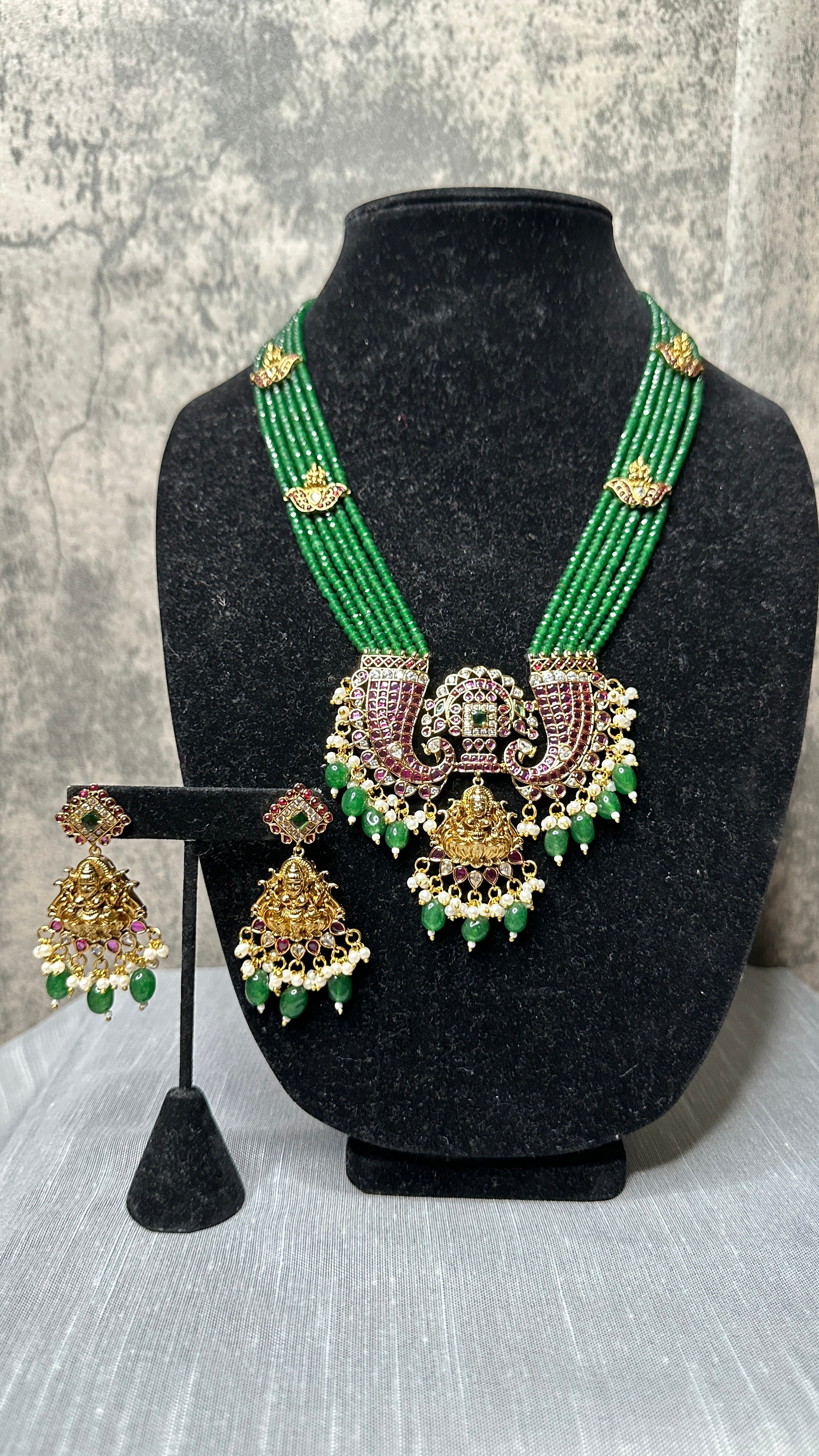 Long necklace with earring