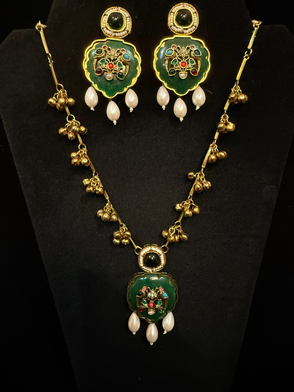 Necklace with Green and multi color stones