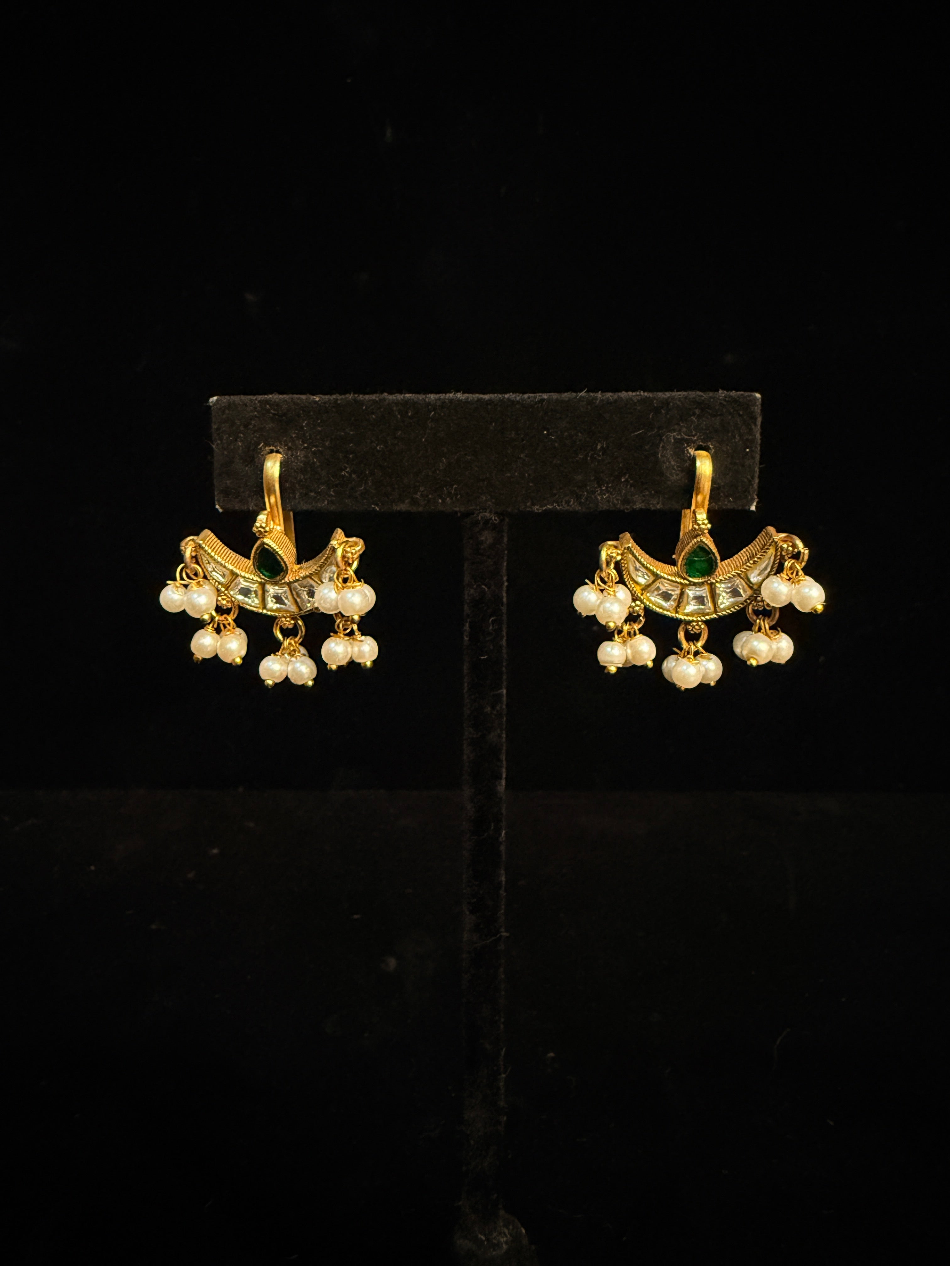 bugadi with white Jadau kundan stones