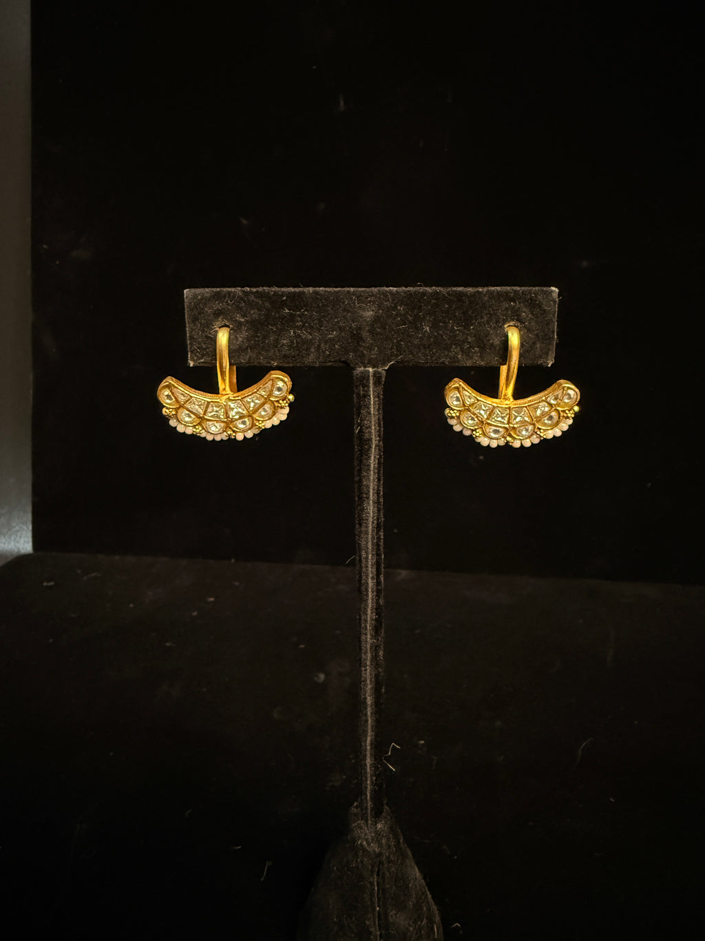 bugadi with white Jadau kundan stones