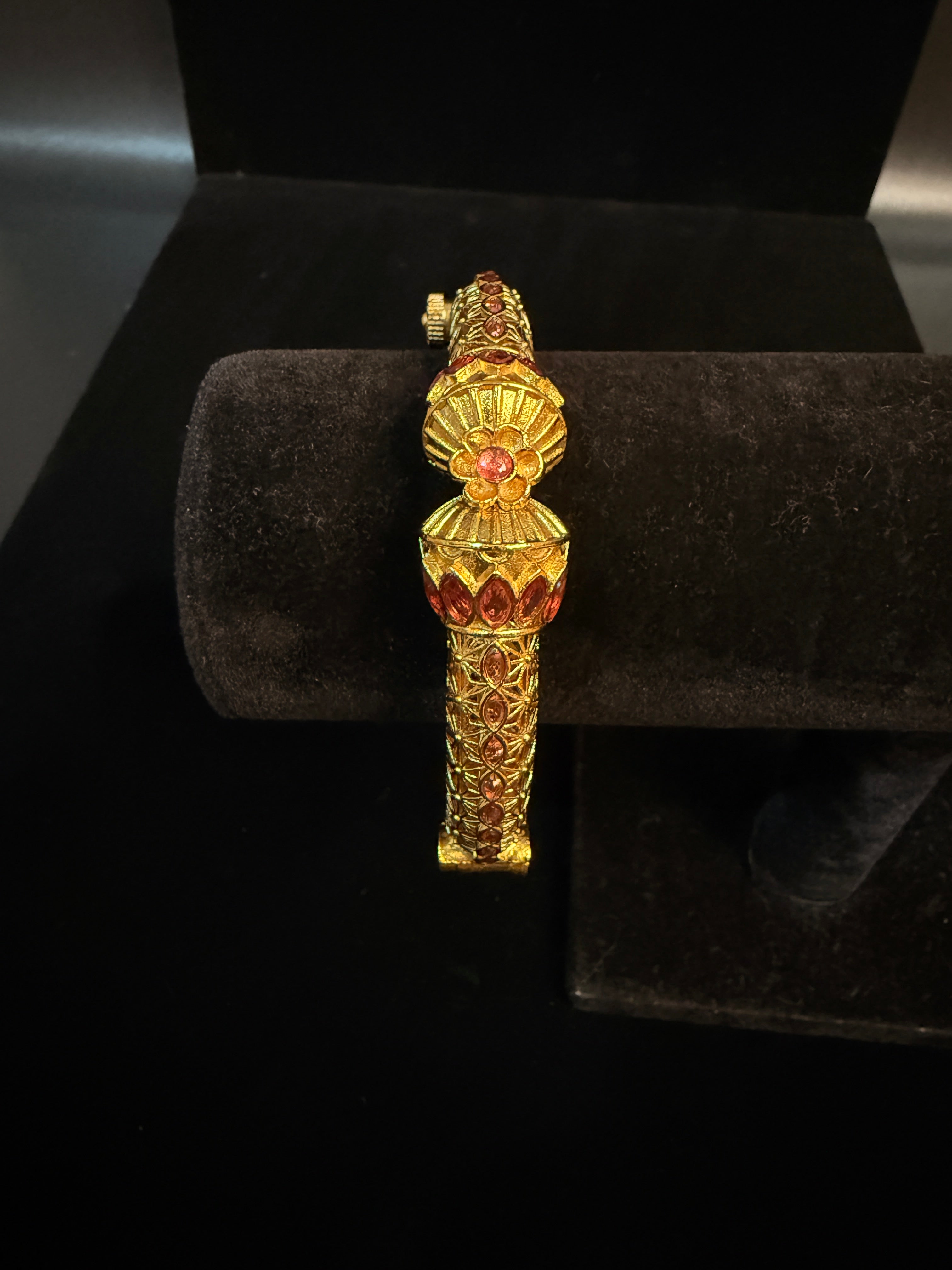 Gold openable kada with red stone (fits 2.6 to 2.10)