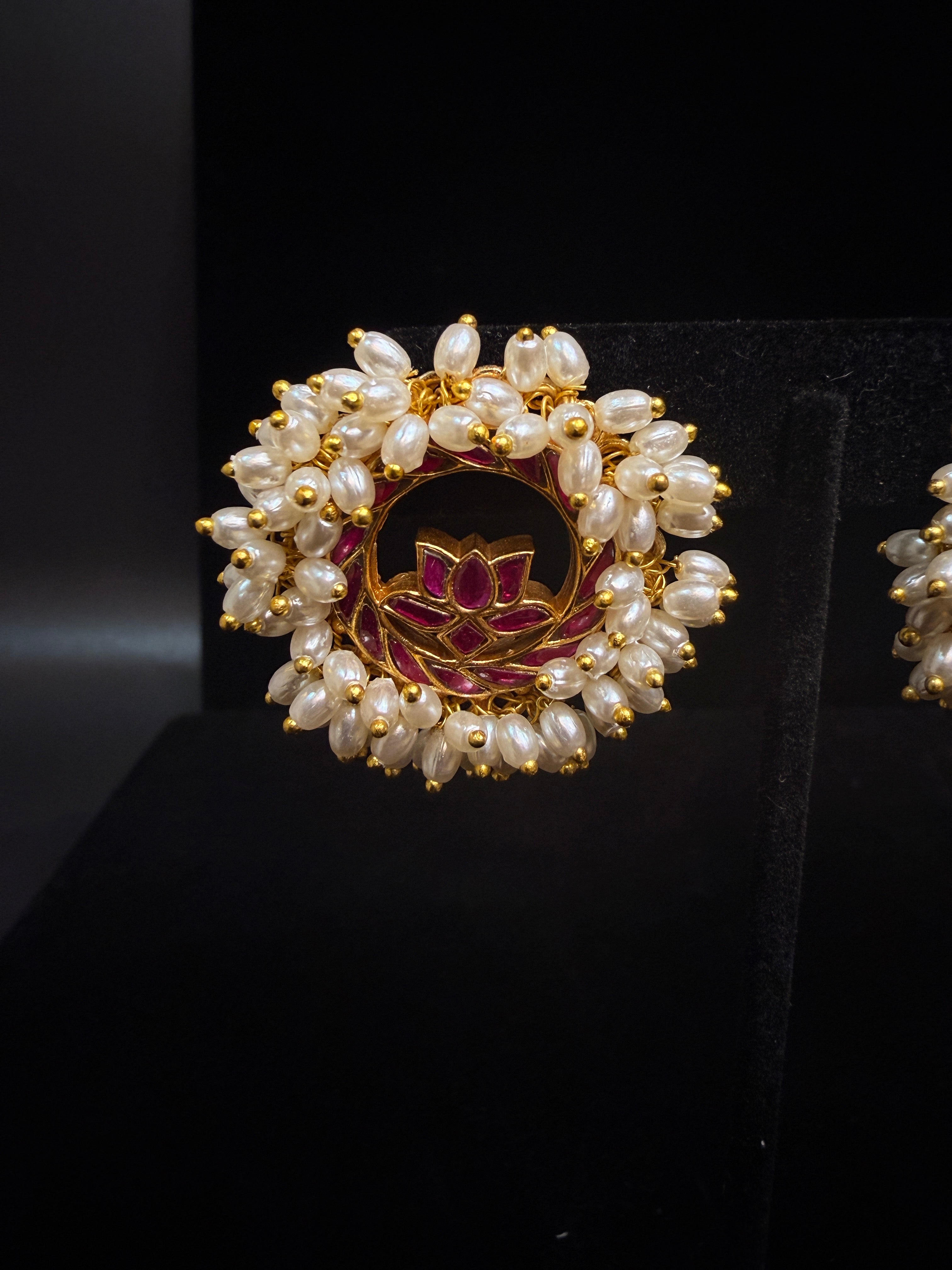 Pearl stud