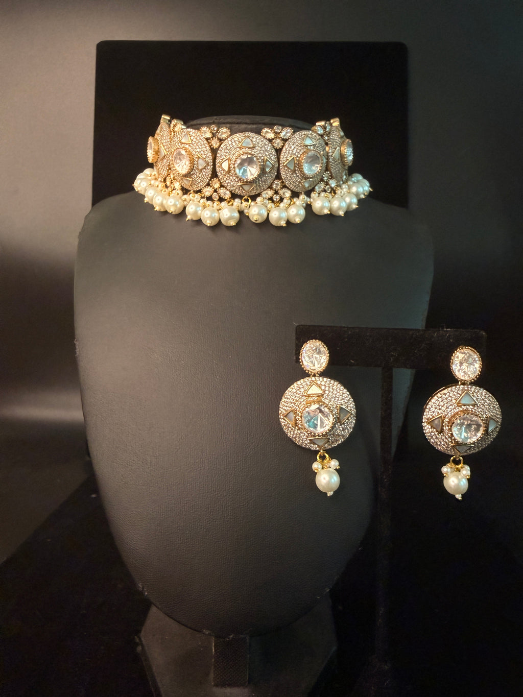 Moissonate choker with earring