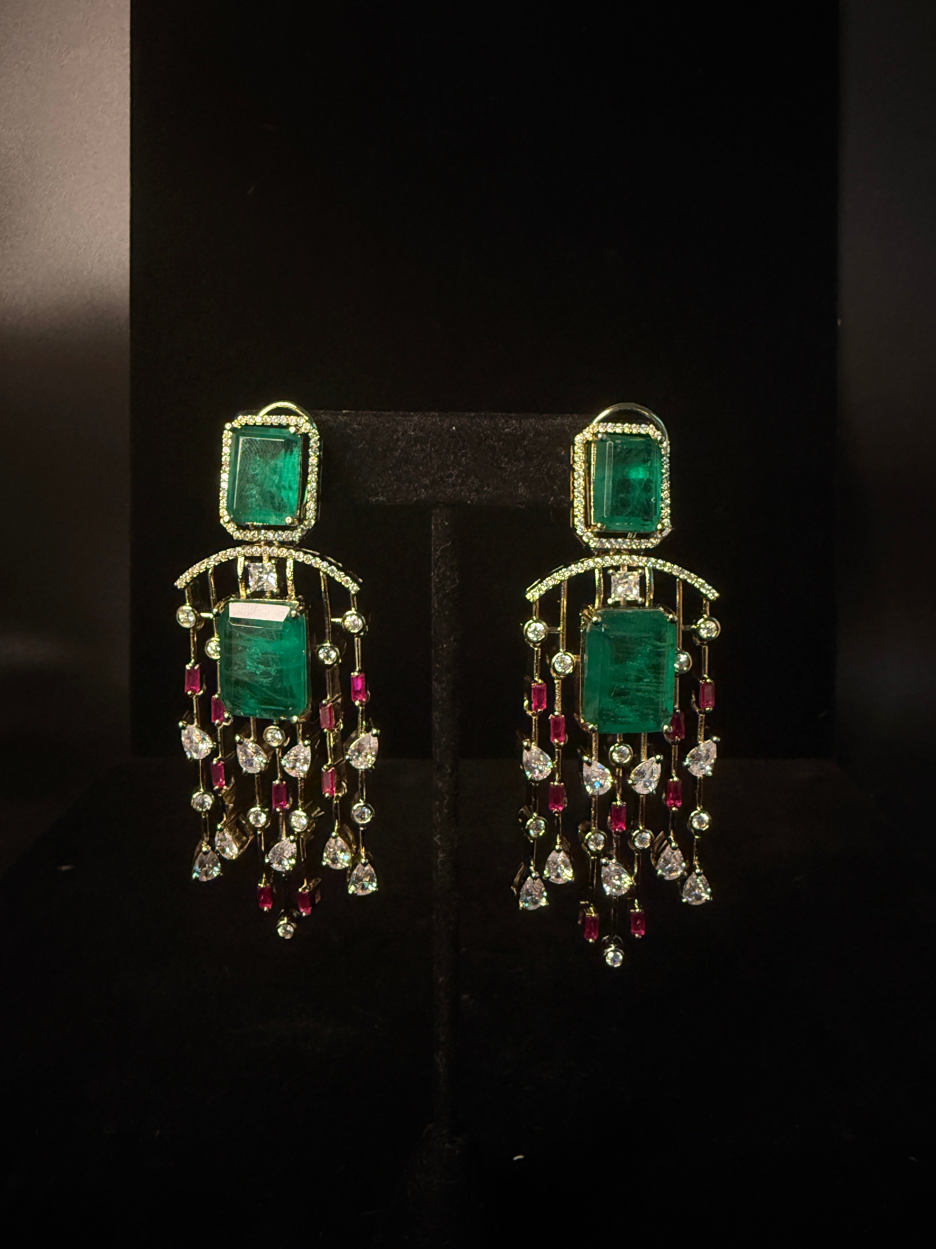 Red and green stone stud