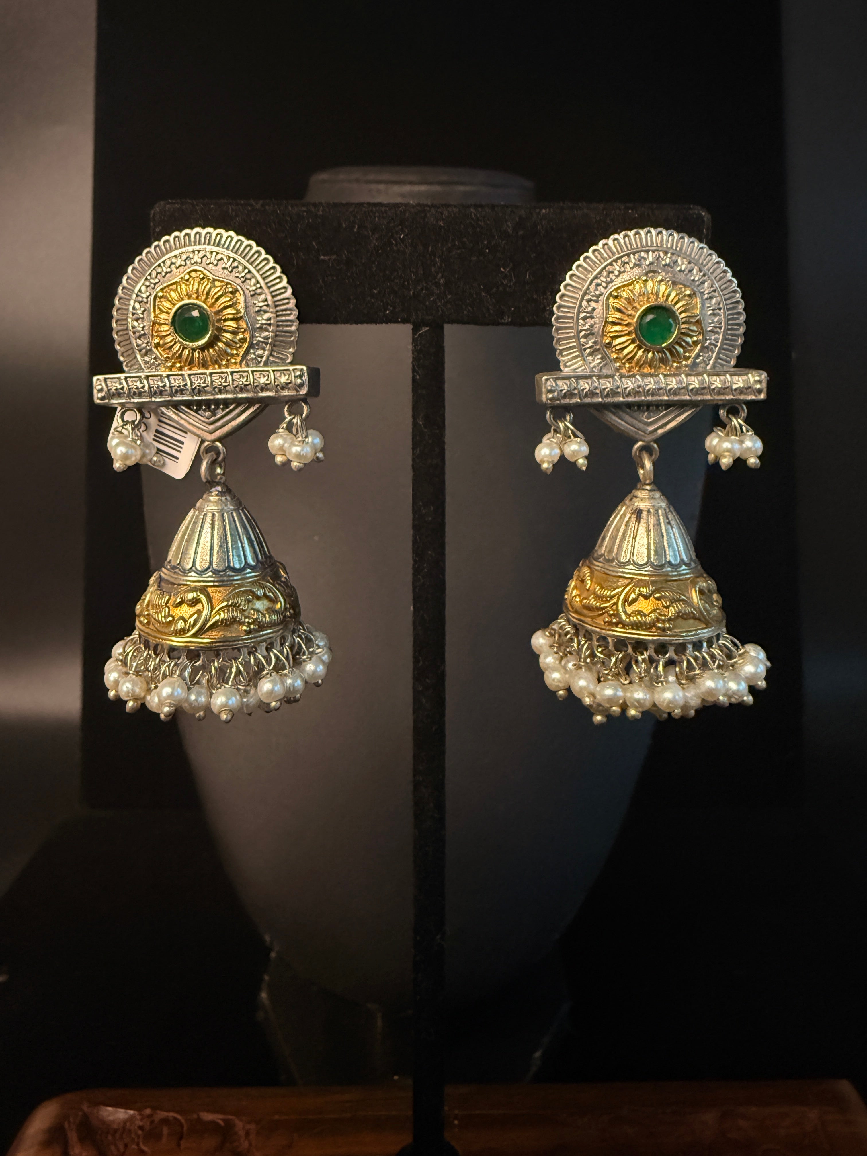 Dual tone jumka with green stone