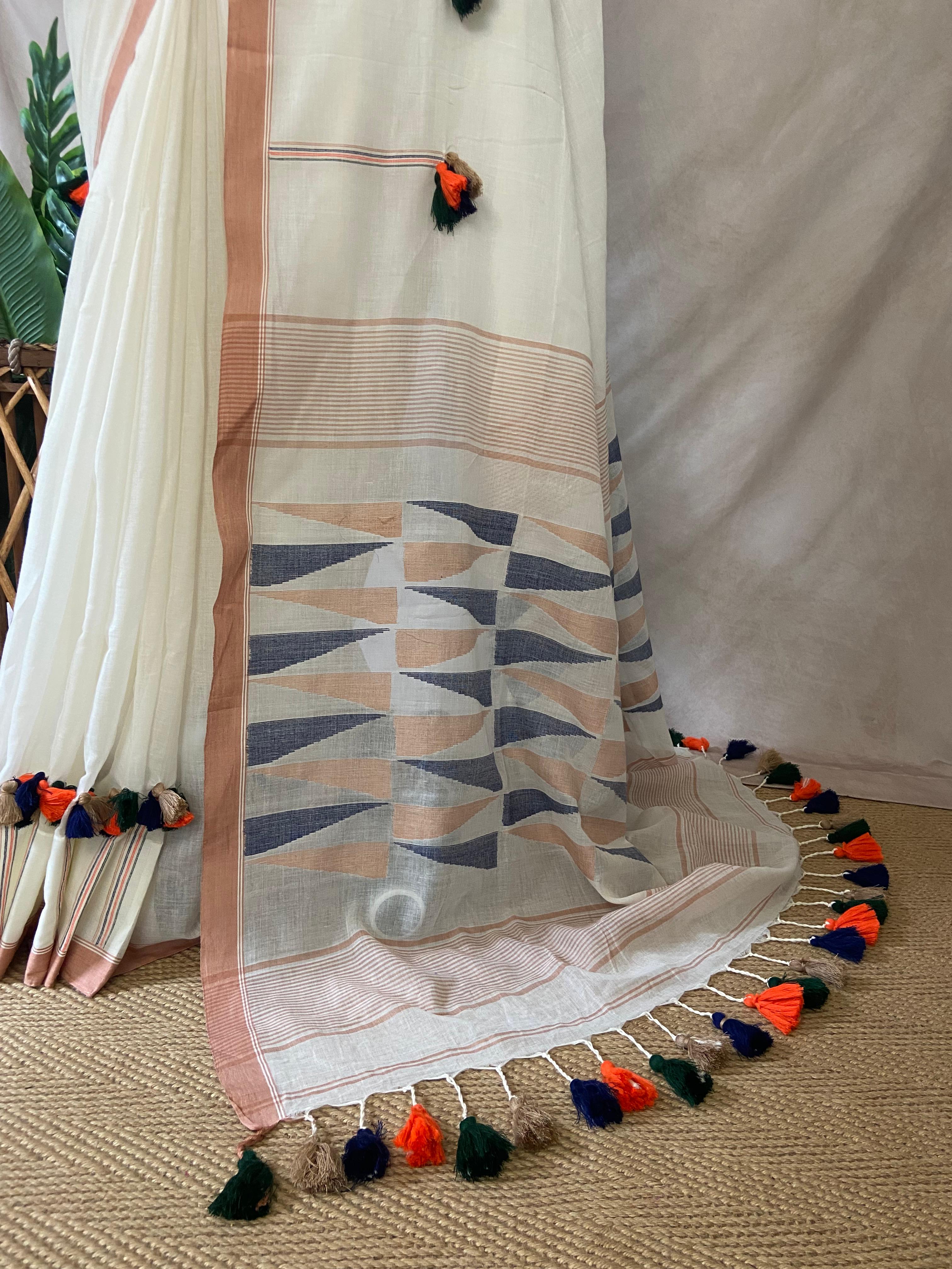 Off white handloom pompom saree, with BP