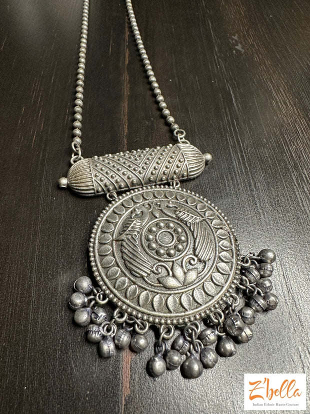 Big Pendent On A Chain Necklace