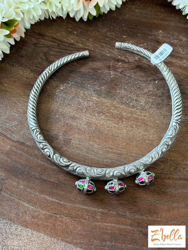 Handmade Hasli With Kemp Stone Necklace