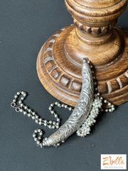 Hasli Pendent With Long Chain Necklace
