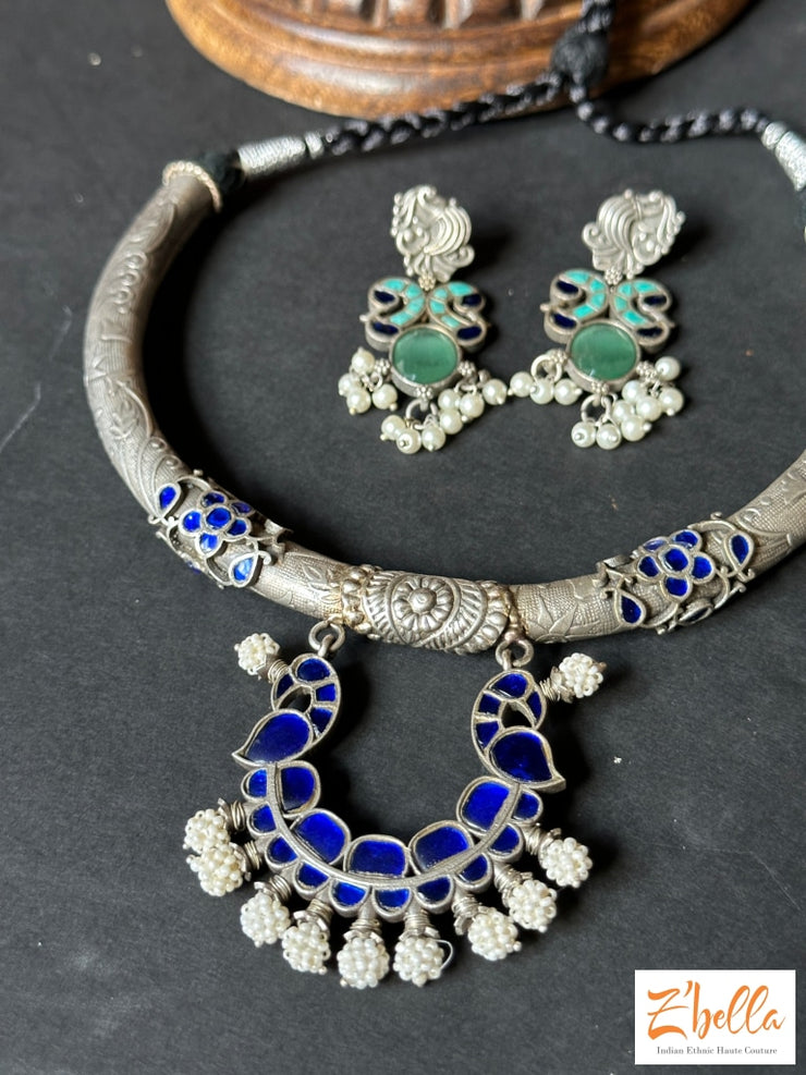 Hasli With Blue Stone Pendent And Earrings Necklace