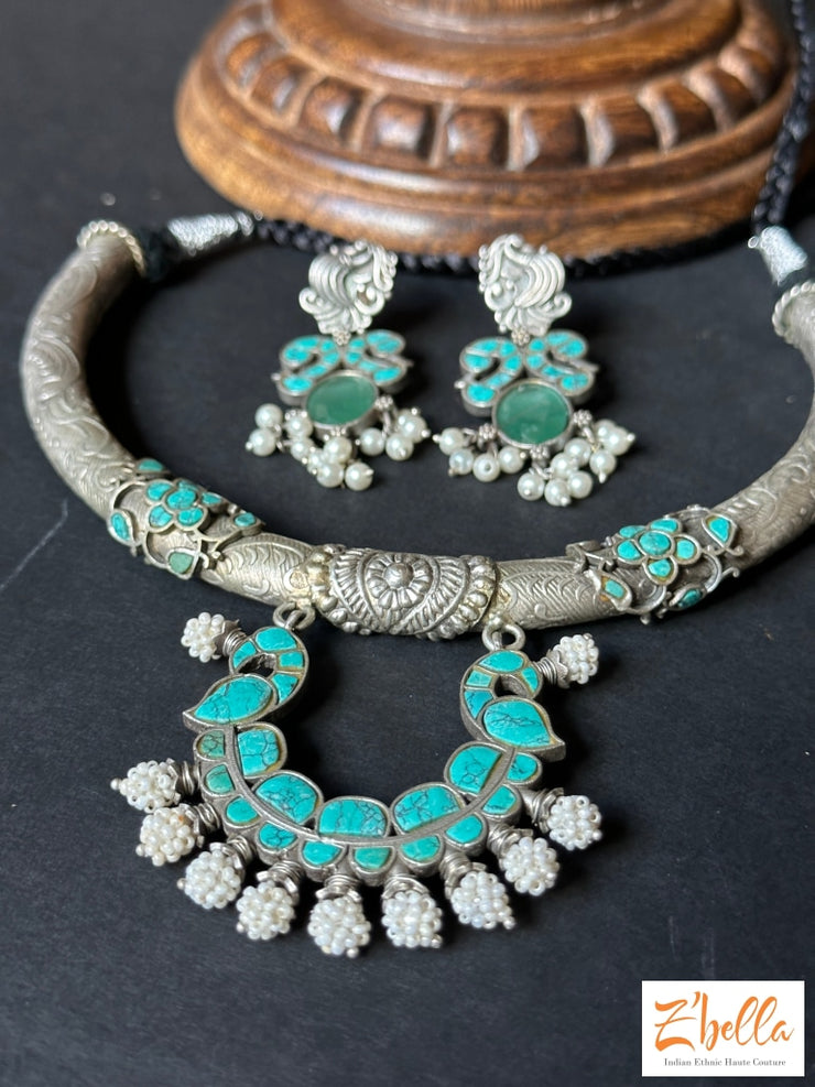 Hasli With Tuqoise Stone Pendent And Earrings Necklace