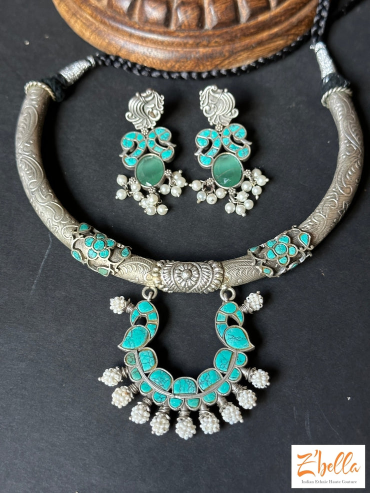 Hasli With Tuqoise Stone Pendent And Earrings Necklace
