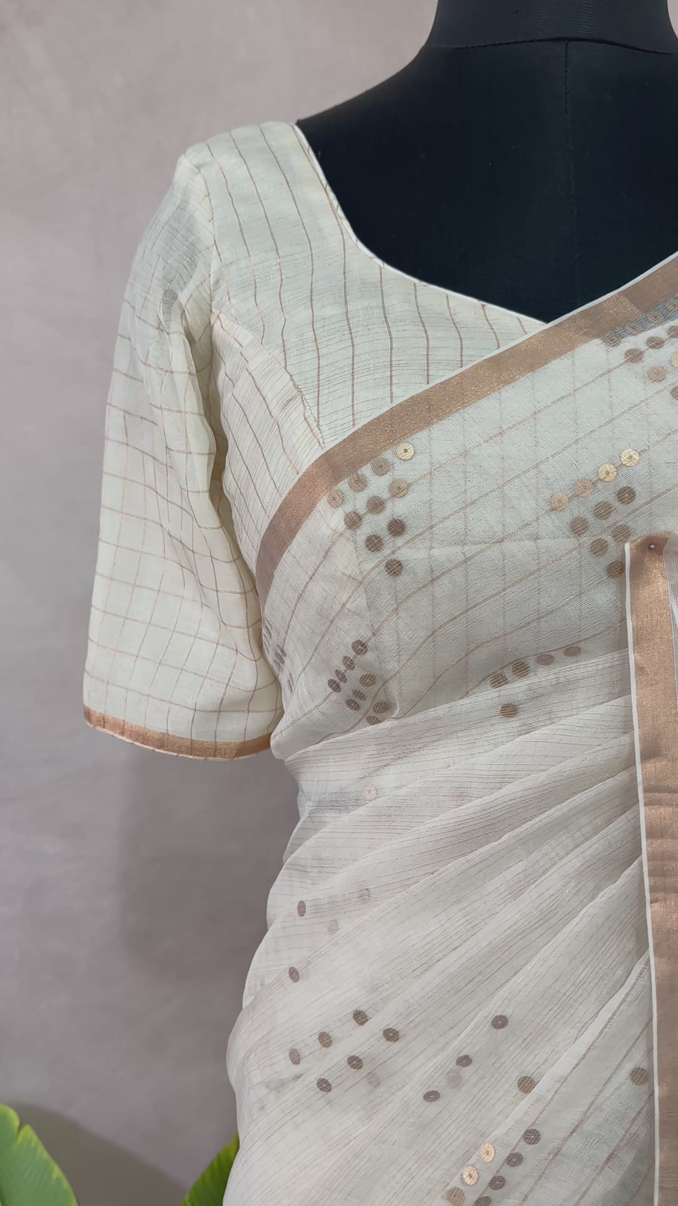 Muslin handloom saree with sequins pocket weave and jamdani pallu, with stitched blouse
