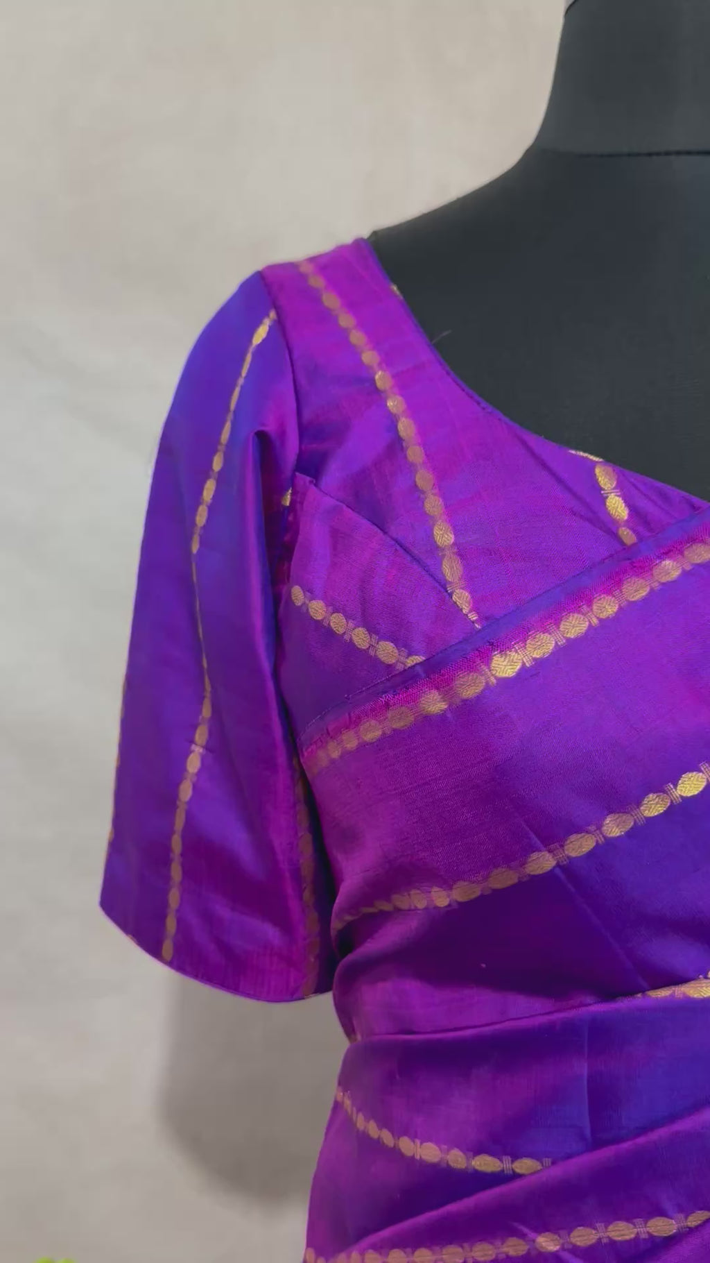 Pure handloom kanchivaram saree with 2gm zari, stitched blouse